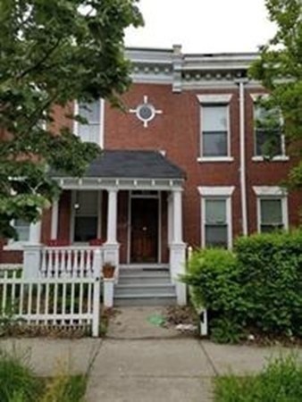 1751 Commonwealth Ave, Boston, Massachusetts, 5 Bedrooms Bedrooms, 8 Rooms Rooms,3 BathroomsBathrooms,Residential Lease,For Rent,Commonwealth Ave,73490222