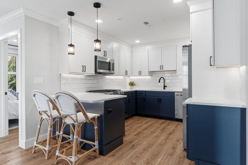 1721 Centre St, Boston, Massachusetts, 2 Bedrooms Bedrooms, 4 Rooms Rooms,2.5 BathroomsBathrooms,Residential,For Sale,Centre St,73490198