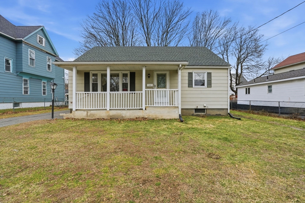 2115 Northampton St, Holyoke, Massachusetts, 3 Bedrooms Bedrooms, 5 Rooms Rooms,1 BathroomBathrooms,Residential,For Sale,Northampton St,73490128