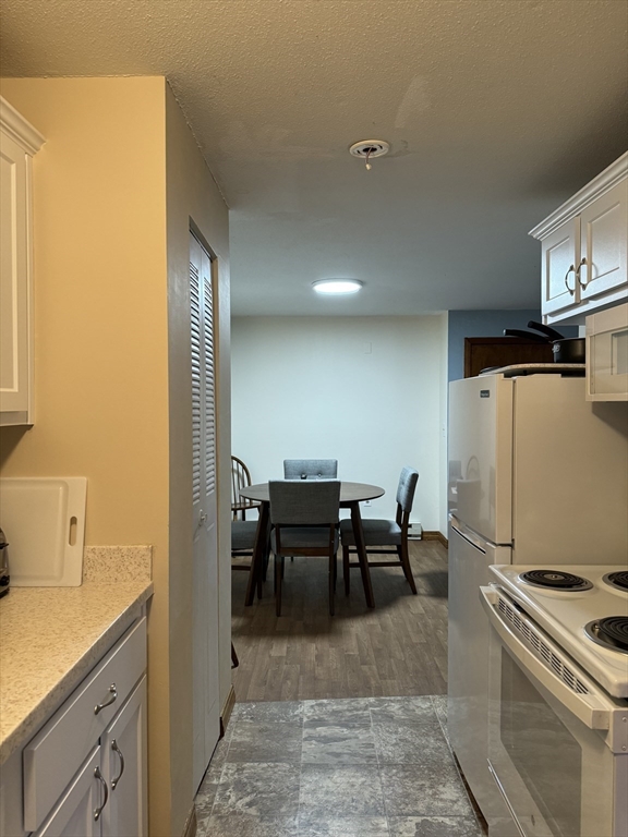 297 Ashland, Southbridge, Massachusetts, 1 Bedroom Bedrooms, 5 Rooms Rooms,1 BathroomBathrooms,Residential Lease,For Rent,Ashland,73490249