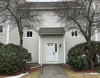 100 Merrimack Avenue, Dracut, Massachusetts, 2 Bedrooms Bedrooms, 5 Rooms Rooms,1 BathroomBathrooms,Residential Lease,For Rent,Merrimack Avenue,73490252