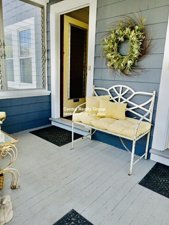 118 Governor Winthrop Rd, Somerville, Massachusetts, 2 Bedrooms Bedrooms, 7 Rooms Rooms,1 BathroomBathrooms,Residential Lease,For Rent,Governor Winthrop Rd,73490253