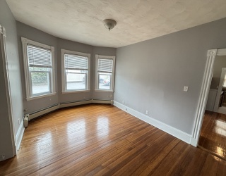 179 Tremont St, New Bedford, Massachusetts, 3 Bedrooms Bedrooms, 8 Rooms Rooms,1 BathroomBathrooms,Residential Lease,For Rent,Tremont St,73490258