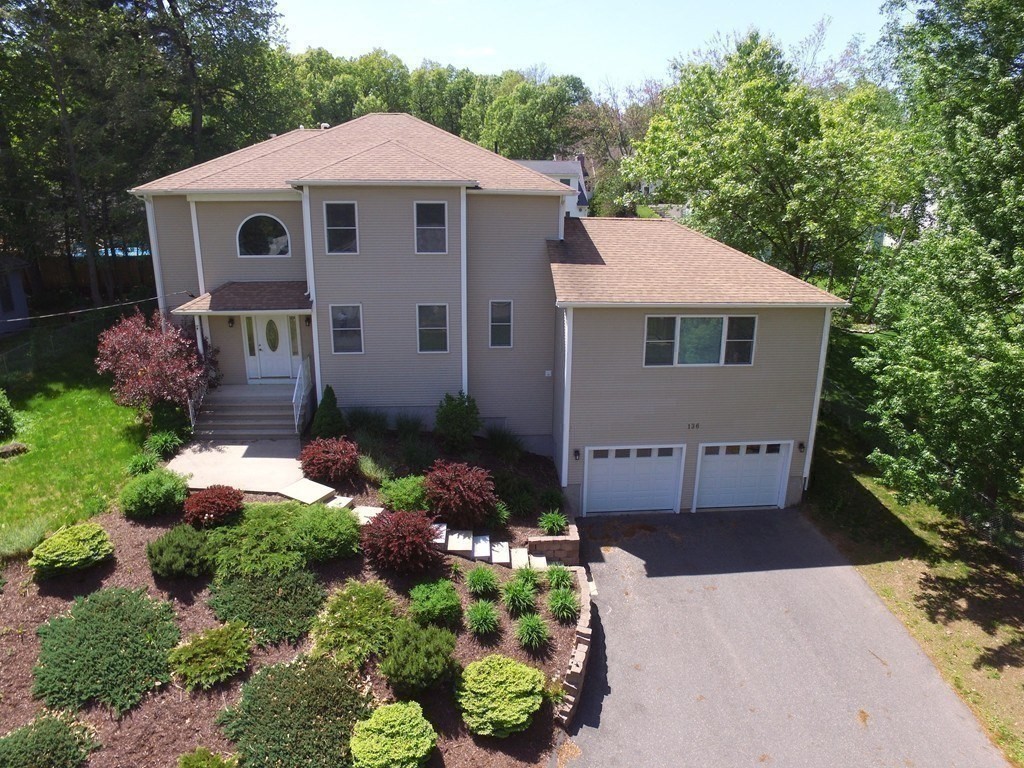 136 Thompkins Avenue, East Longmeadow, Massachusetts, 3 Bedrooms Bedrooms, 7 Rooms Rooms,2.5 BathroomsBathrooms,Residential,For Sale,Thompkins Avenue,73490264