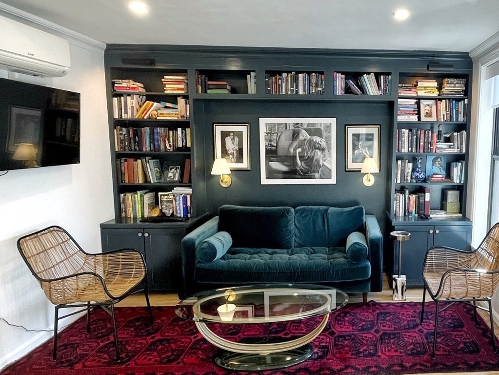 49 Warren Ave., Boston, Massachusetts, 1 Bedroom Bedrooms, 3 Rooms Rooms,1 BathroomBathrooms,Residential Lease,For Rent,Warren Ave.,73490274