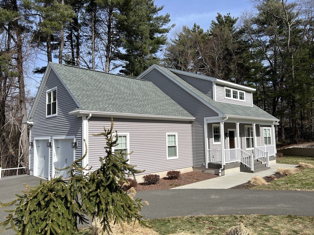 68 Tallyho Dr, Springfield, Massachusetts, 4 Bedrooms Bedrooms, 12 Rooms Rooms,2.5 BathroomsBathrooms,Residential,For Sale,Tallyho Dr,73490282