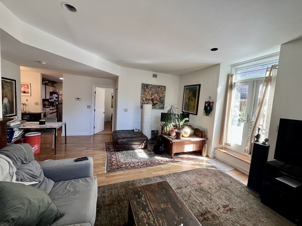 130 Appleton, Boston, Massachusetts, 2 Bedrooms Bedrooms, 6 Rooms Rooms,1 BathroomBathrooms,Residential Lease,For Rent,Appleton,73490296