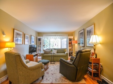 9 Ryder, Arlington, Massachusetts, 2 Bedrooms Bedrooms, 4 Rooms Rooms,1 BathroomBathrooms,Residential Lease,For Rent,Ryder,73474947
