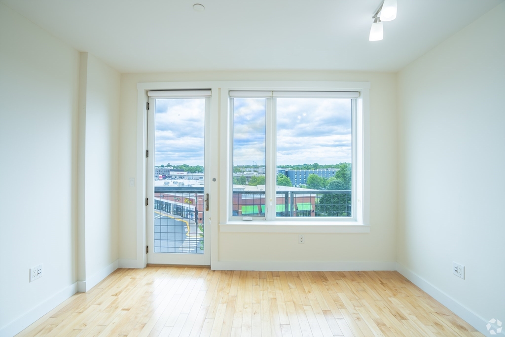 603 Concord, Cambridge, Massachusetts, 1 Bedroom Bedrooms, 2 Rooms Rooms,1 BathroomBathrooms,Residential Lease,For Rent,Concord,73384349