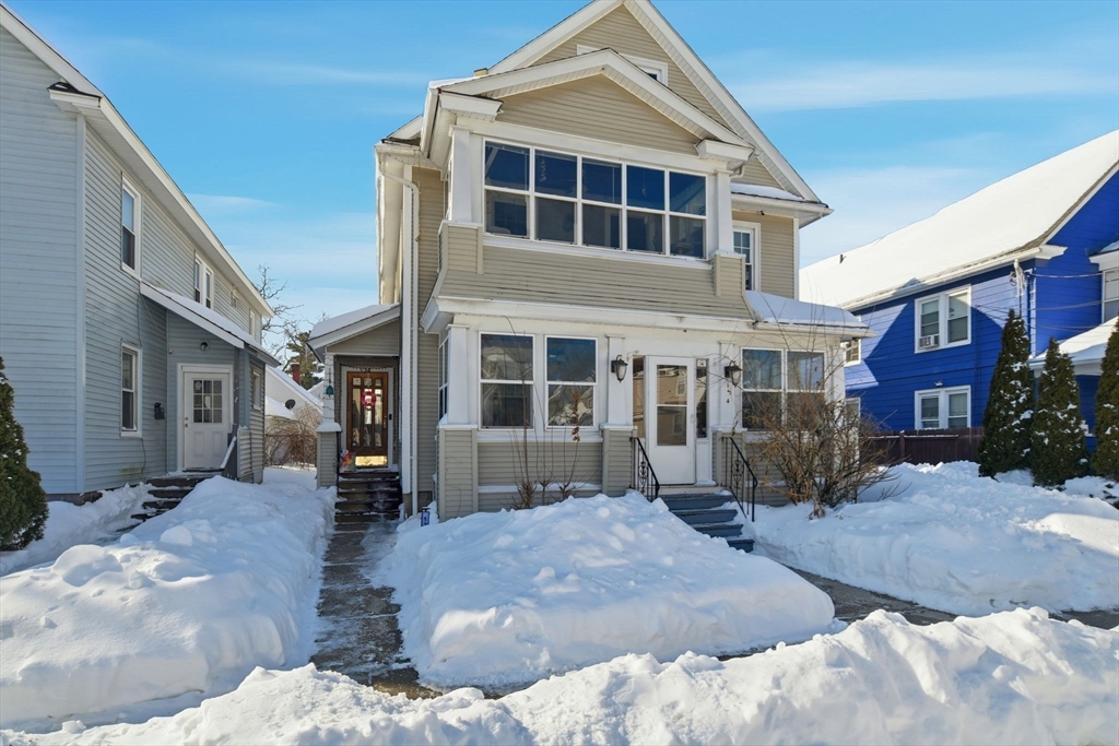 134-136 Woodlawn St, Springfield, Massachusetts, 7 Bedrooms Bedrooms, 12 Rooms Rooms,3 BathroomsBathrooms,Residential Income,For Sale,Woodlawn St,73473019