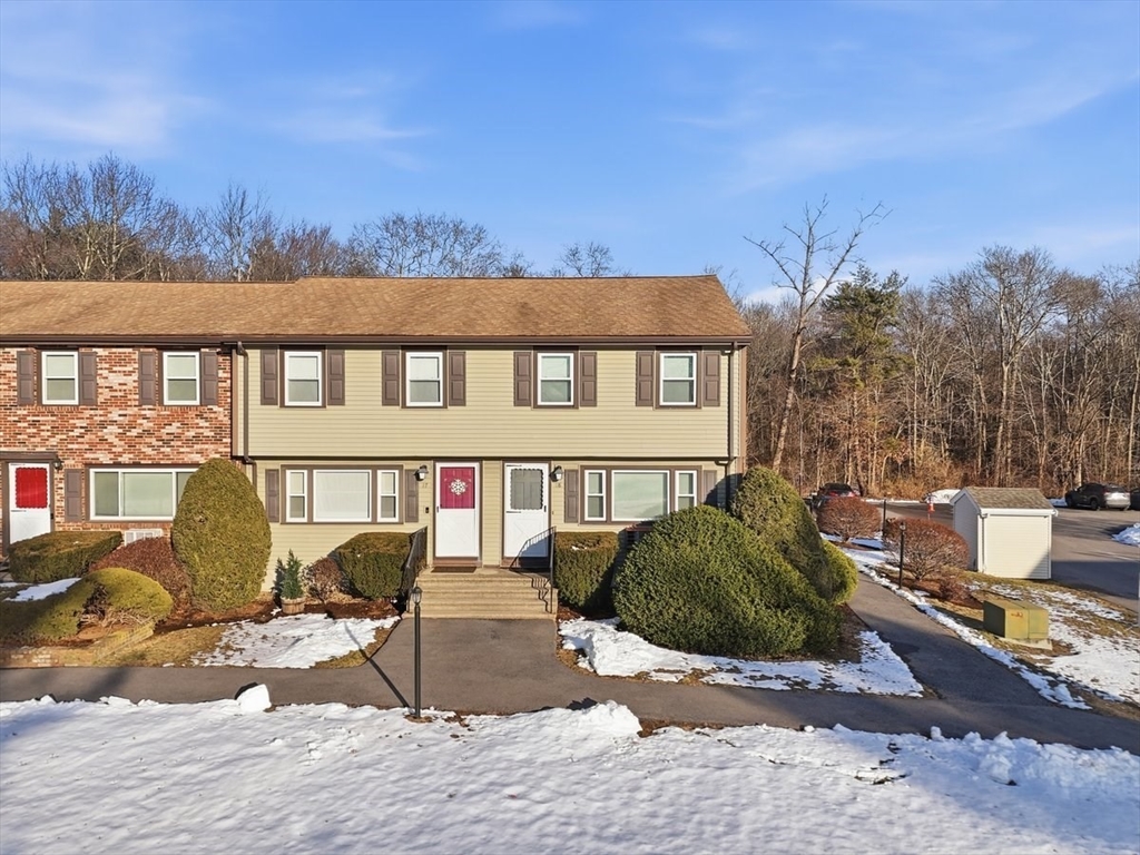 20 Washington St, Easton, Massachusetts, 2 Bedrooms Bedrooms, 5 Rooms Rooms,1.5 BathroomsBathrooms,Residential,For Sale,Washington St,73472151