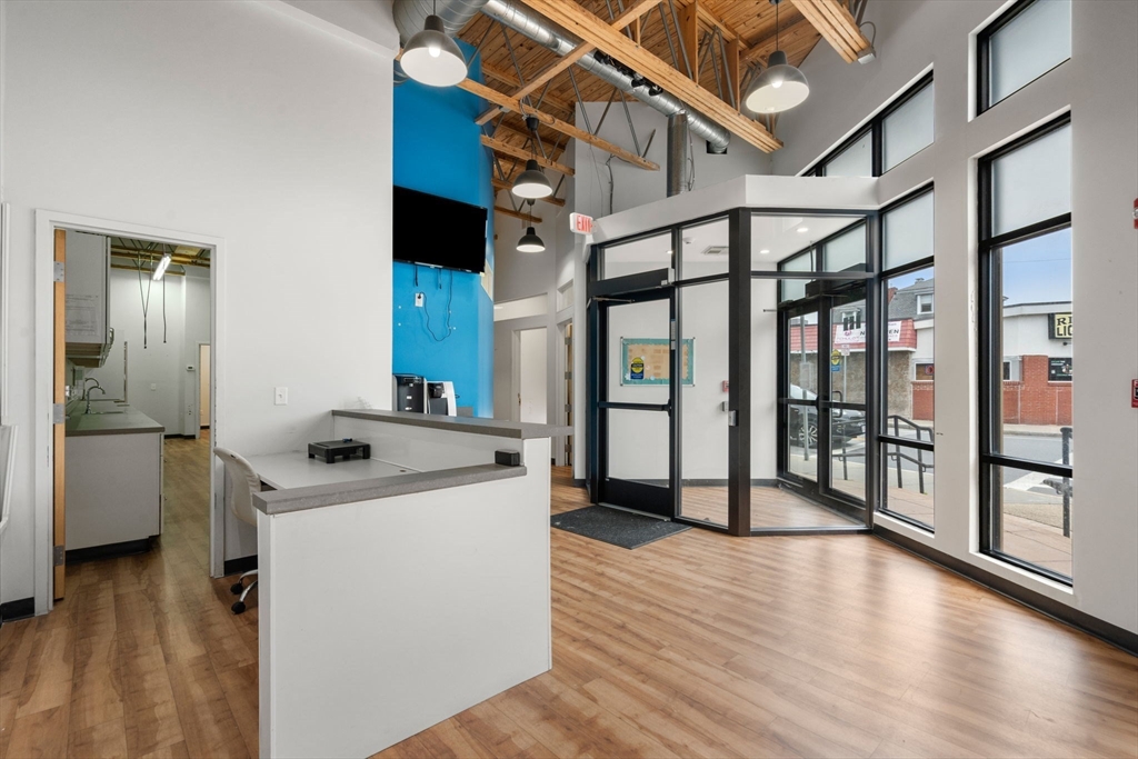 347 Main St, Watertown, Massachusetts, ,Commercial Lease,For Rent,Main St,73490366