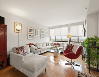 250 Hammond Pond Pkwy, Newton, Massachusetts, 2 Bedrooms Bedrooms, 6 Rooms Rooms,2 BathroomsBathrooms,Residential,For Sale,Hammond Pond Pkwy,73490380