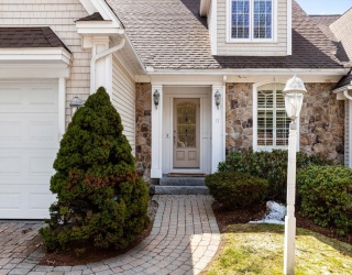 11 Swan Ln, Andover, Massachusetts, 4 Bedrooms Bedrooms, 6 Rooms Rooms,5.5 BathroomsBathrooms,Residential,For Sale,Swan Ln,73490477