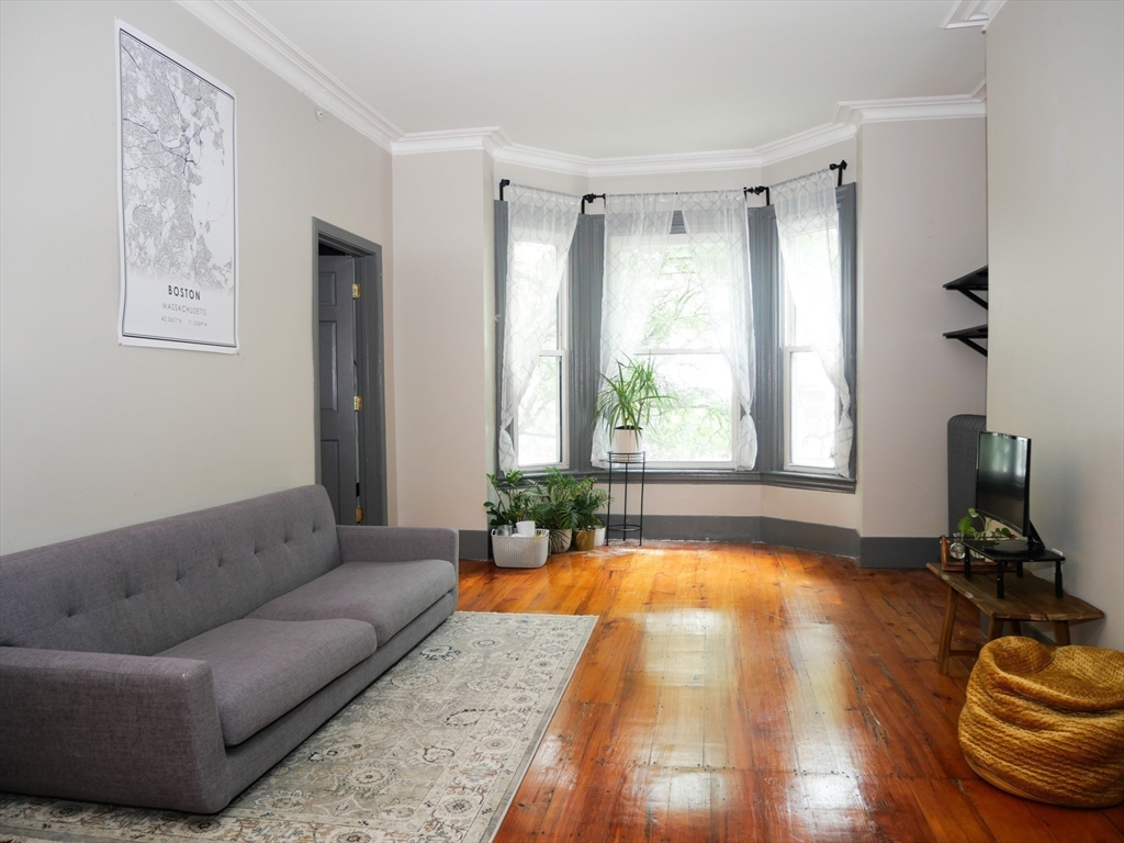 140 Trenton, Boston, Massachusetts, 3 Bedrooms Bedrooms, 4 Rooms Rooms,1 BathroomBathrooms,Residential Lease,For Rent,Trenton,73490485