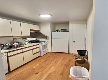 1039 Commonwealth Ave, Boston, Massachusetts, 3 Bedrooms Bedrooms, 4 Rooms Rooms,1 BathroomBathrooms,Residential Lease,For Rent,Commonwealth Ave,73490493