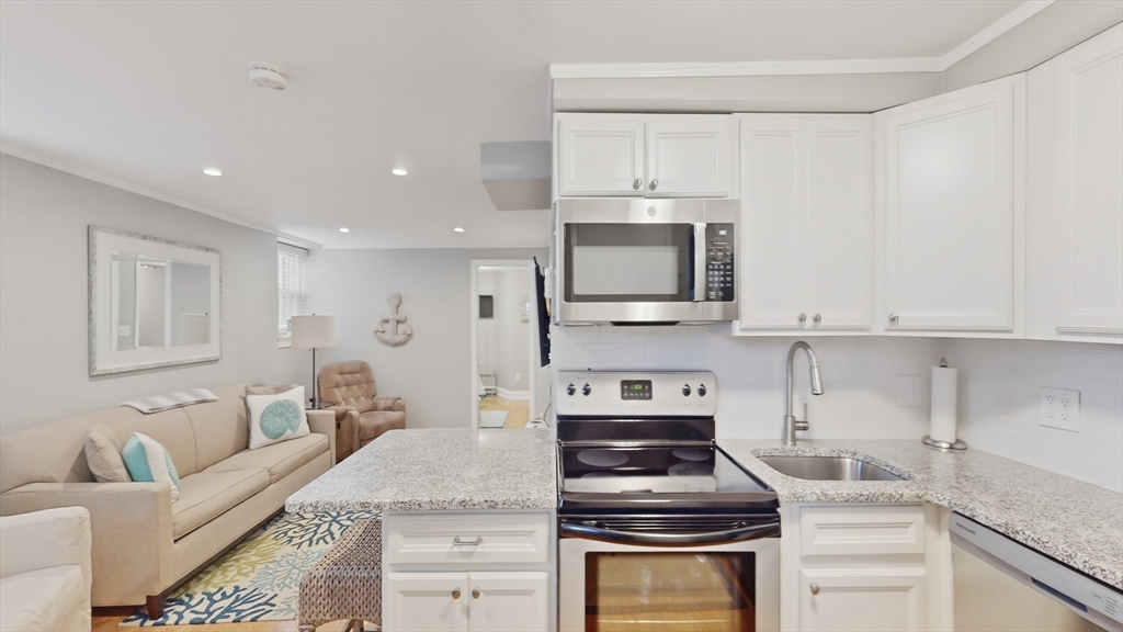 130 G Street, Boston, Massachusetts, 1 Bedroom Bedrooms, 4 Rooms Rooms,1 BathroomBathrooms,Residential Lease,For Rent,G Street,73490490