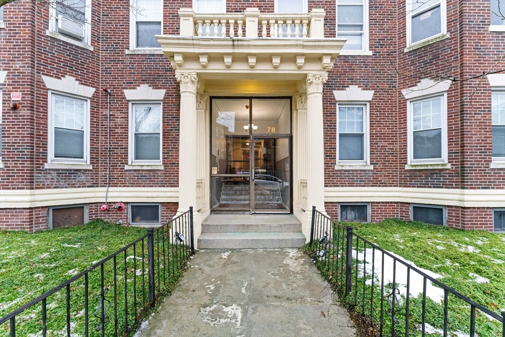 78 Glenville Ave, Boston, Massachusetts, 2 Bedrooms Bedrooms, 4 Rooms Rooms,1 BathroomBathrooms,Residential,For Sale,Glenville Ave,73490386