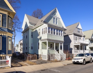 86 Lonsdale Street, Boston, Massachusetts, 10 Bedrooms Bedrooms, 16 Rooms Rooms,3 BathroomsBathrooms,Residential Income,For Sale,Lonsdale Street,73490397