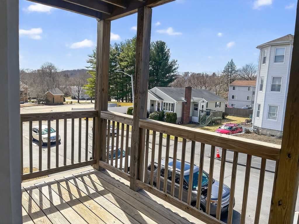 247 Pilgrim Ave, Worcester, Massachusetts, 3 Bedrooms Bedrooms, 6 Rooms Rooms,2 BathroomsBathrooms,Residential Lease,For Rent,Pilgrim Ave,73490430