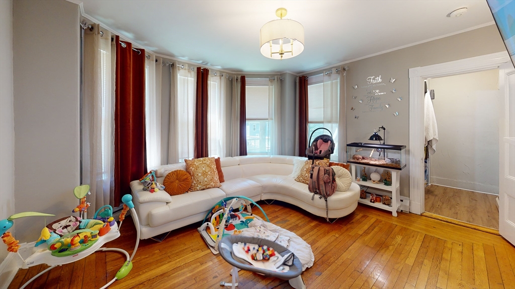 74 Kenwood, Boston, Massachusetts, 1 Bedroom Bedrooms, 3 Rooms Rooms,1 BathroomBathrooms,Residential Lease,For Rent,Kenwood,73490437