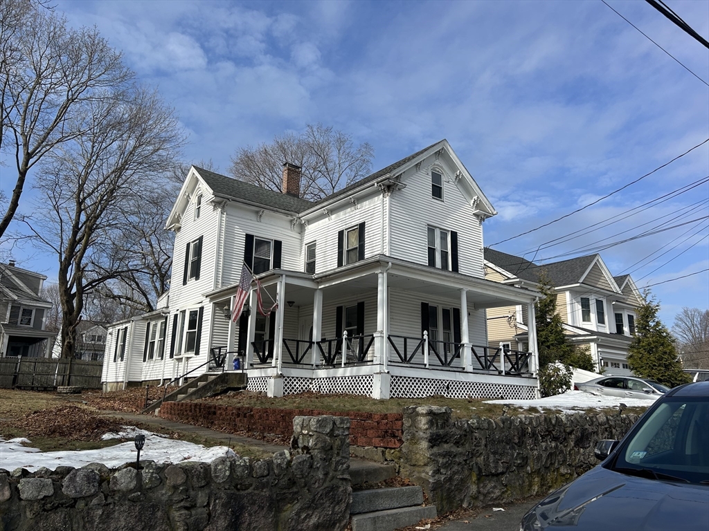 105 Oakdale Ave, Dedham, Massachusetts, 4 Bedrooms Bedrooms, 12 Rooms Rooms,2 BathroomsBathrooms,Residential Income,For Sale,Oakdale Ave,73490440