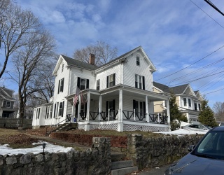 105 Oakdale Ave, Dedham, Massachusetts, 4 Bedrooms Bedrooms, 12 Rooms Rooms,2 BathroomsBathrooms,Residential Income,For Sale,Oakdale Ave,73490440