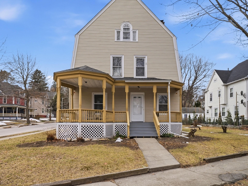 9 Englewood Ave, Worcester, Massachusetts, 7 Bedrooms Bedrooms, 14 Rooms Rooms,3 BathroomsBathrooms,Residential,For Sale,Englewood Ave,73486764