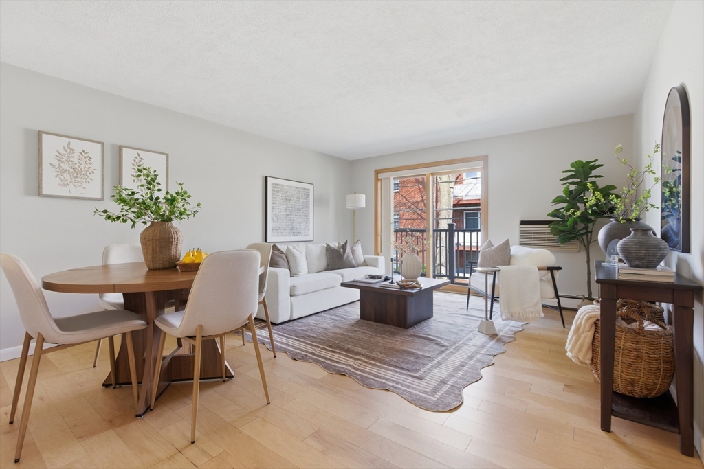 276 Albion St, Wakefield, Massachusetts, 2 Bedrooms Bedrooms, 5 Rooms Rooms,1 BathroomBathrooms,Residential,For Sale,Albion St,73490468