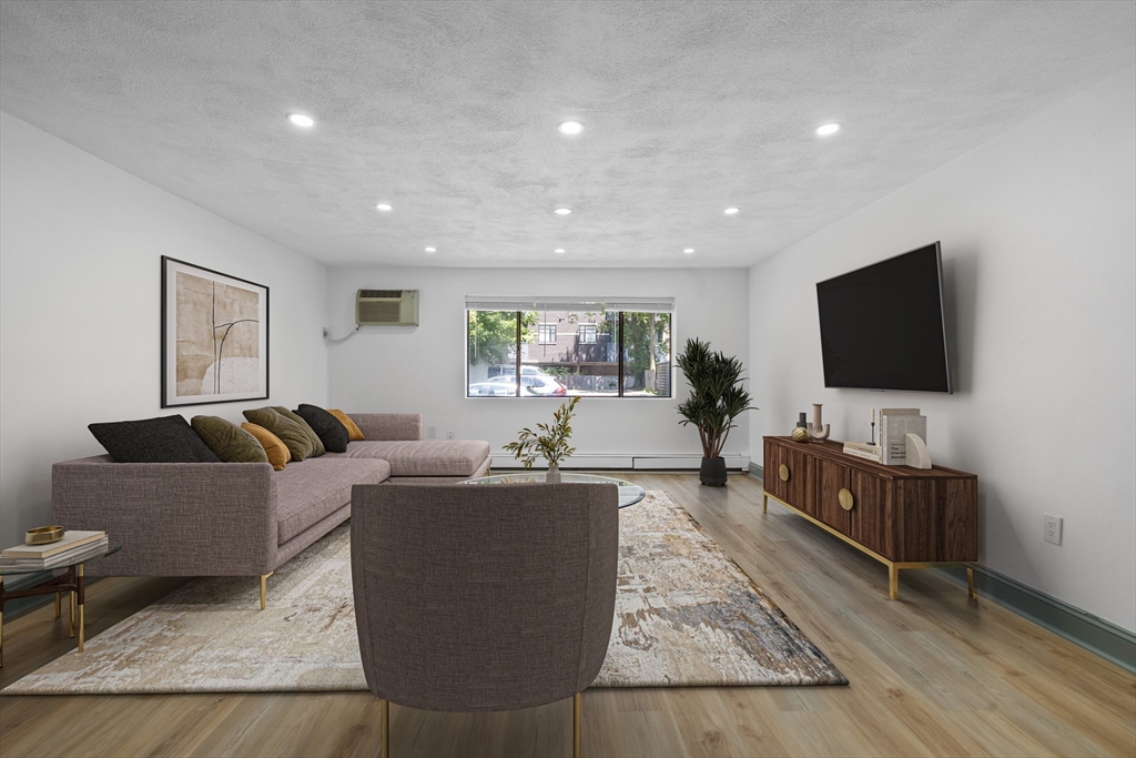 84 Grant St, Somerville, Massachusetts, 2 Bedrooms Bedrooms, 4 Rooms Rooms,1 BathroomBathrooms,Residential,For Sale,Grant St,73490523