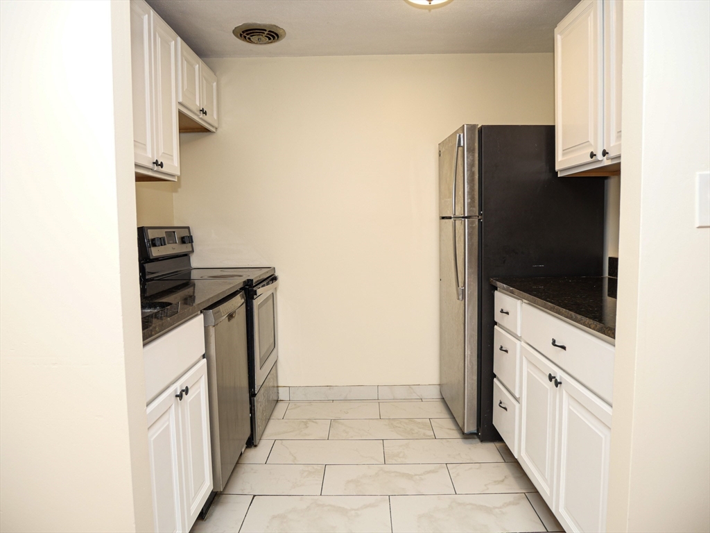 217 Kent, Brookline, Massachusetts, 1 Room Rooms,1 BathroomBathrooms,Residential Lease,For Rent,Kent,73490555