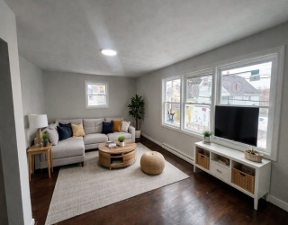 38 Warren, Revere, Massachusetts, 3 Bedrooms Bedrooms, 6 Rooms Rooms,1 BathroomBathrooms,Residential Lease,For Rent,Warren,73490569