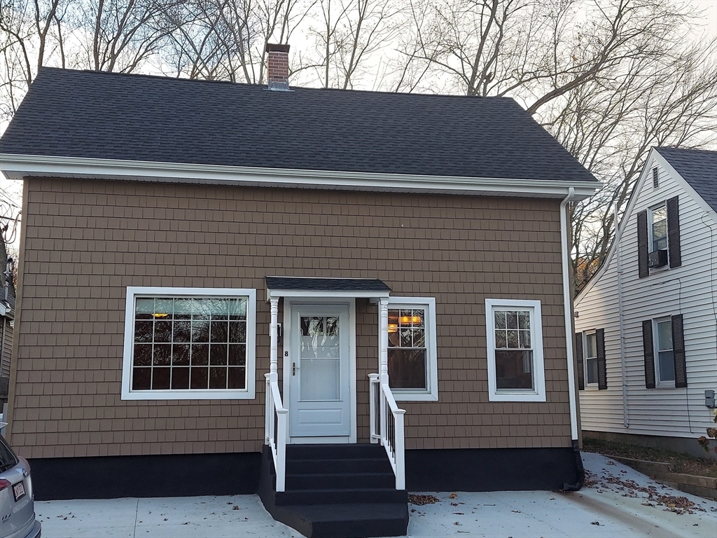 8 Phillips St, Attleboro, Massachusetts, 3 Bedrooms Bedrooms, 6 Rooms Rooms,1.5 BathroomsBathrooms,Residential Lease,For Rent,Phillips St,73454245