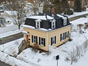 37 Laurel Ave, Haverhill, Massachusetts, 3 Bedrooms Bedrooms, 6 Rooms Rooms,1 BathroomBathrooms,Residential,For Sale,Laurel Ave,73476797