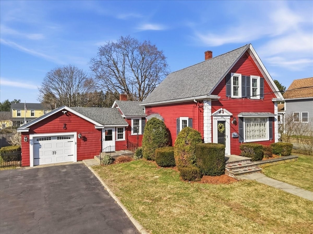 26 Fremont St, Taunton, Massachusetts, 3 Bedrooms Bedrooms, 6 Rooms Rooms,2 BathroomsBathrooms,Residential,For Sale,Fremont St,73490589