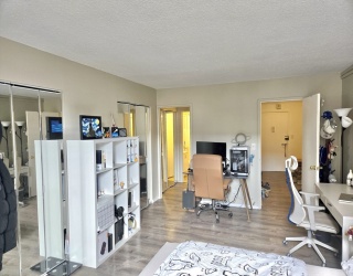 99 Pond Ave, Brookline, Massachusetts, 2 Bedrooms Bedrooms, 5 Rooms Rooms,2 BathroomsBathrooms,Residential Lease,For Rent,Pond Ave,73490661