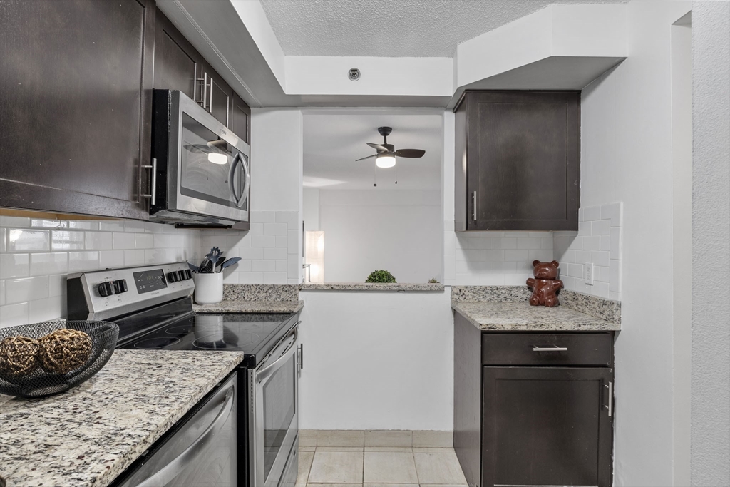 1025 Hancock St, Quincy, Massachusetts, 2 Bedrooms Bedrooms, 5 Rooms Rooms,1 BathroomBathrooms,Residential,For Sale,Hancock St,73487701