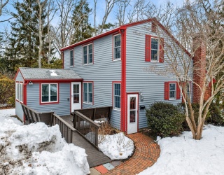 56 Raymond St, Falmouth, Massachusetts, 5 Bedrooms Bedrooms, 8 Rooms Rooms,2 BathroomsBathrooms,Residential,For Sale,Raymond St,73482505