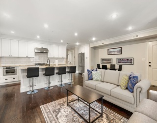 215 Athens St, Boston, Massachusetts, 2 Bedrooms Bedrooms, 3 Rooms Rooms,2 BathroomsBathrooms,Residential,For Sale,Athens St,73490622