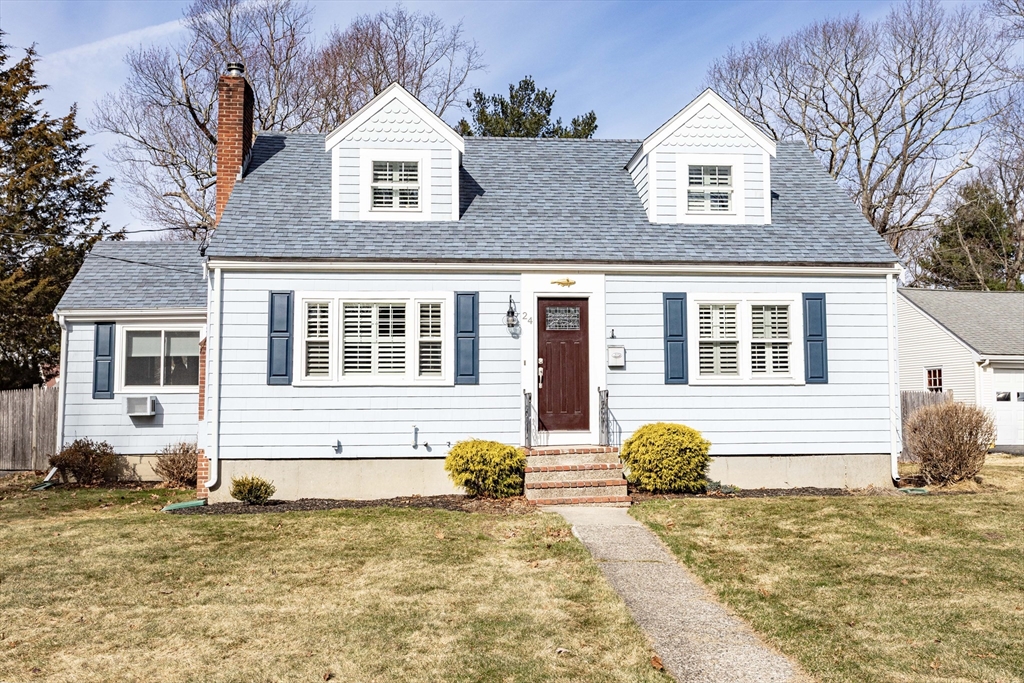 24 Crestwood Circle, Norwood, Massachusetts, 3 Bedrooms Bedrooms, 6 Rooms Rooms,2 BathroomsBathrooms,Residential,For Sale,Crestwood Circle,73490680