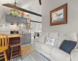 8-R North Street, Plymouth, Massachusetts, 1 Bedroom Bedrooms, 3 Rooms Rooms,1 BathroomBathrooms,Residential,For Sale,North Street,73490648