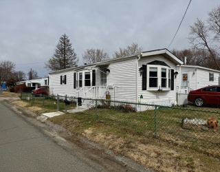 31 Mobile Home Way, Springfield, Massachusetts, 2 Bedrooms Bedrooms, 4 Rooms Rooms,1 BathroomBathrooms,Residential,For Sale,Mobile Home Way,73490709