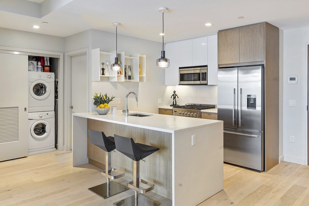 375 Canal St, Somerville, Massachusetts, 2 Bedrooms Bedrooms, 3 Rooms Rooms,1 BathroomBathrooms,Residential Lease,For Rent,Canal St,73490721