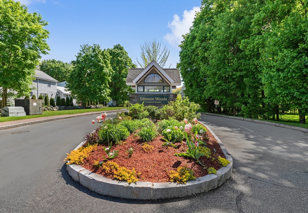 106 Johnson Woods Drive, Reading, Massachusetts, 3 Bedrooms Bedrooms, 8 Rooms Rooms,2.5 BathroomsBathrooms,Residential,For Sale,Johnson Woods Drive,73490733