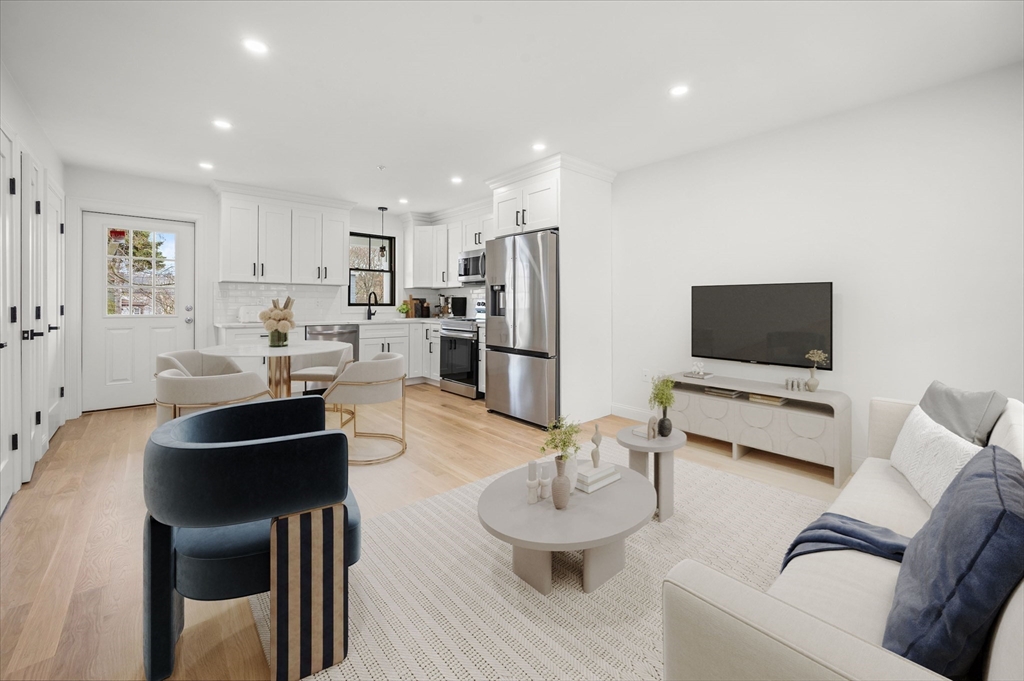 23-27 Cedar St, Boston, Massachusetts, 3 Bedrooms Bedrooms, 5 Rooms Rooms,2.5 BathroomsBathrooms,Residential,For Sale,Cedar St,73490753