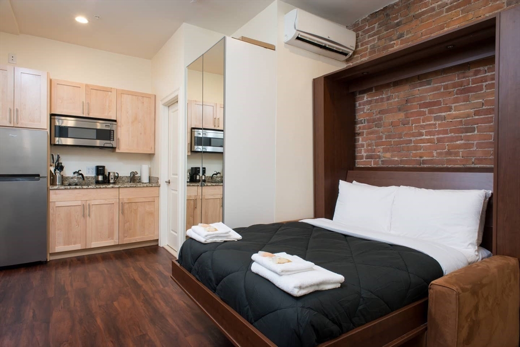 19 Cumberland Street, Boston, Massachusetts, 2 Rooms Rooms,1 BathroomBathrooms,Residential Lease,For Rent,Cumberland Street,73490757