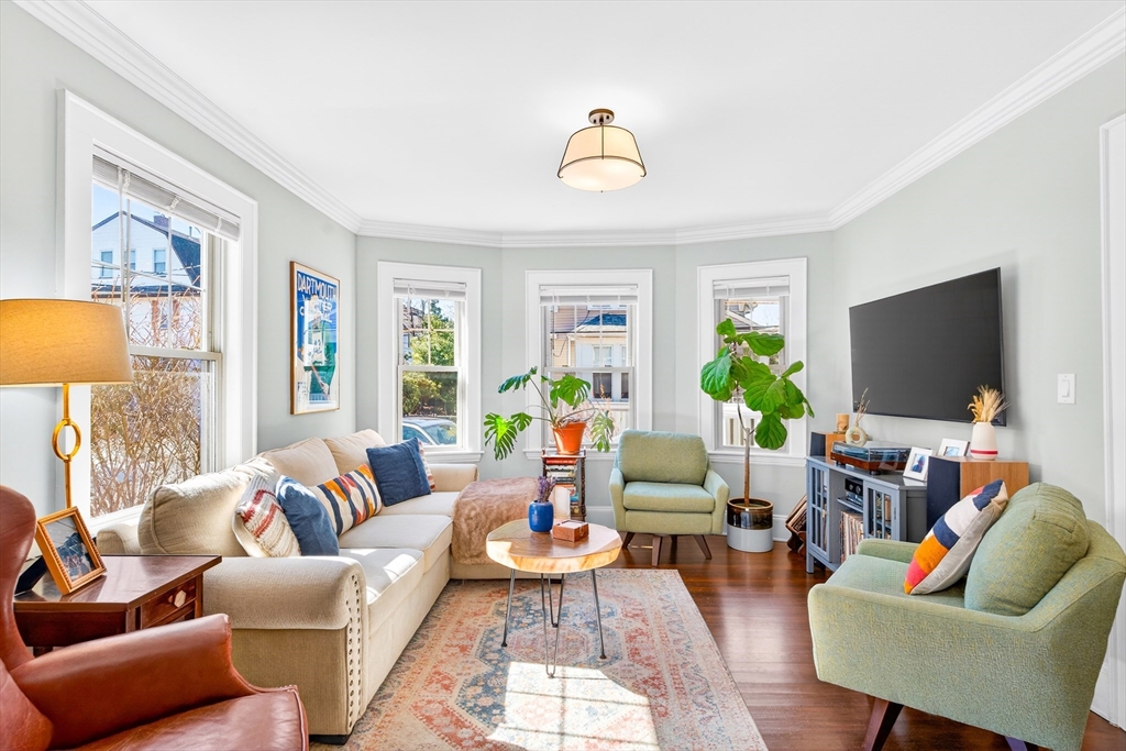 3 Rosemere Ct, Boston, Massachusetts, 2 Bedrooms Bedrooms, 5 Rooms Rooms,1.5 BathroomsBathrooms,Residential,For Sale,Rosemere Ct,73490769