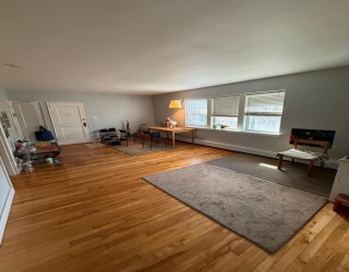 78 Boylston St, Newton, Massachusetts, 2 Bedrooms Bedrooms, 5 Rooms Rooms,1 BathroomBathrooms,Residential Lease,For Rent,Boylston St,73490792