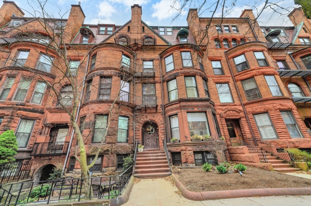 25 Bay State Rd, Boston, Massachusetts, 4 Bedrooms Bedrooms, 6 Rooms Rooms,1.5 BathroomsBathrooms,Residential Lease,For Rent,Bay State Rd,73490793