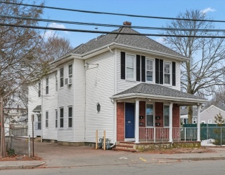 256 Broadway, Taunton, Massachusetts, 6 Bedrooms Bedrooms, 14 Rooms Rooms,4 BathroomsBathrooms,Residential Income,For Sale,Broadway,73490813